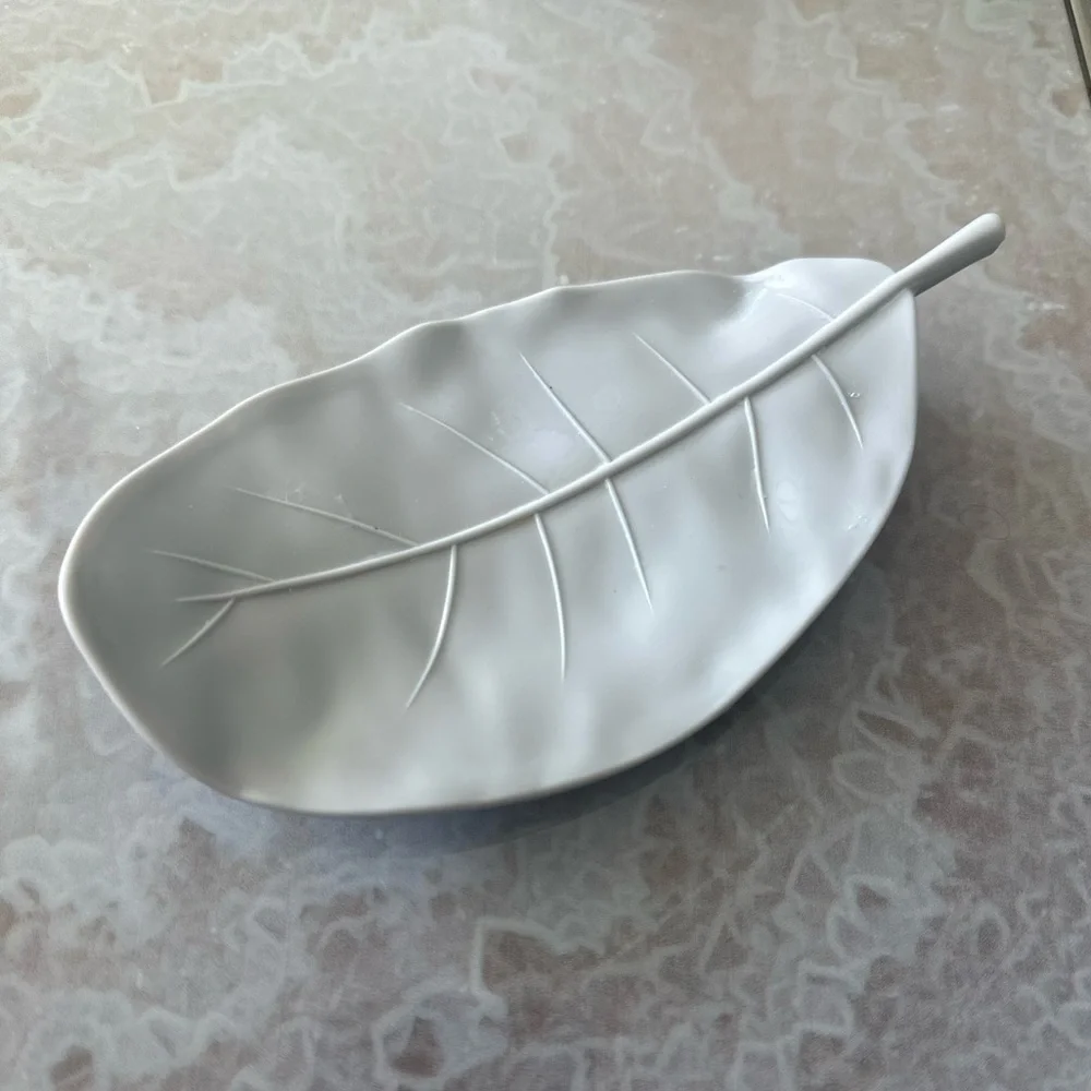 Decorative mini leaf shape tray for soap or jewelry